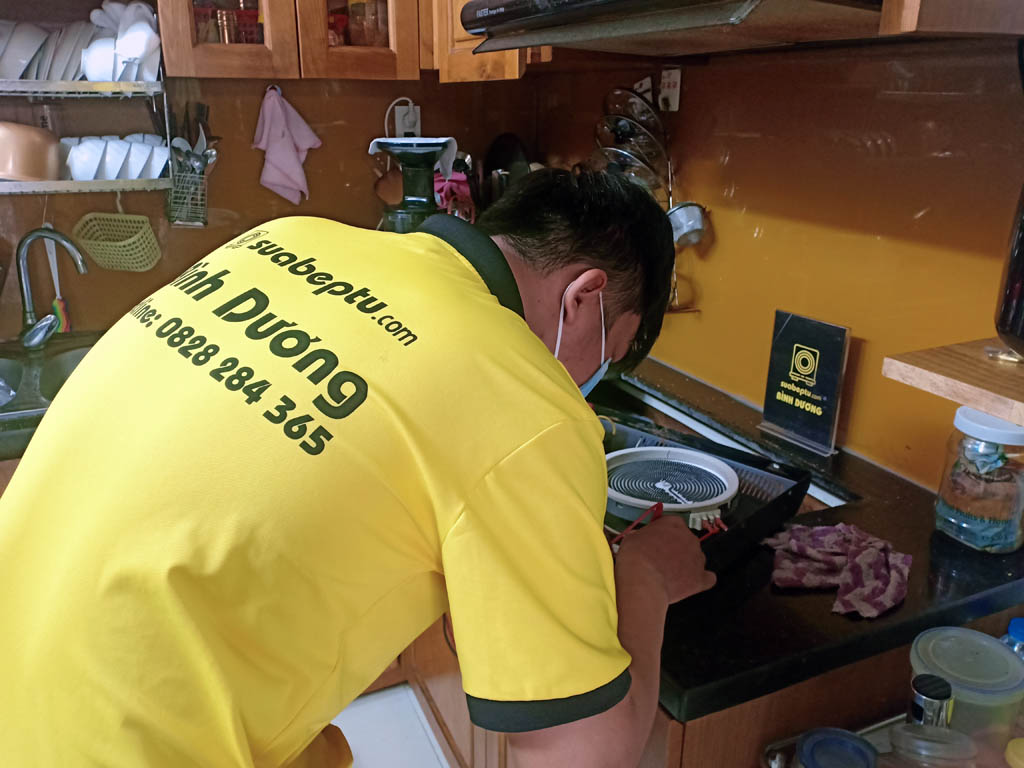 sửa bếp từ tại Phú Tân