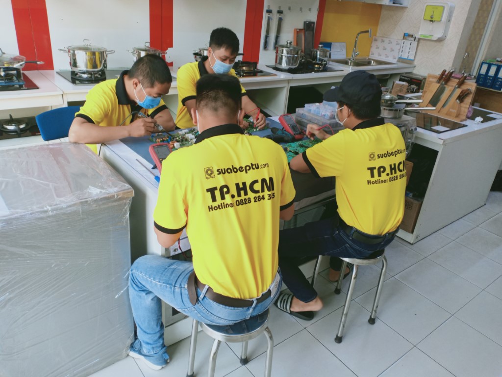 Dịch vụ sửa bếp từ Latino bị lỗi chập điện tại Sài Gòn