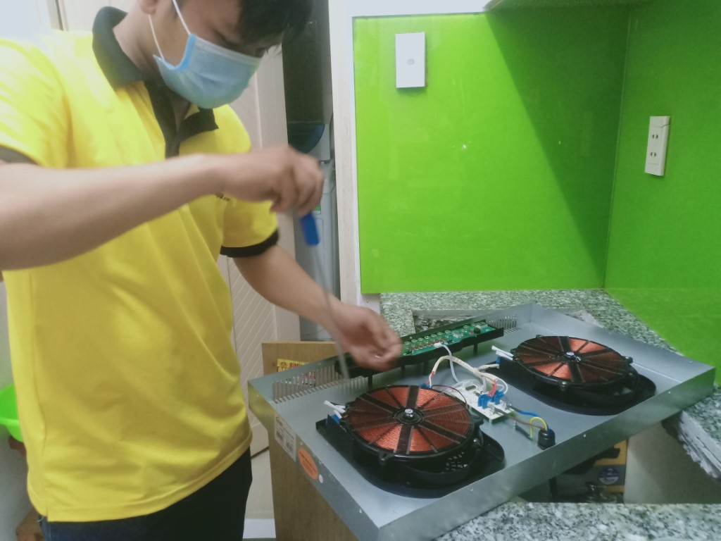 Dịch vụ sửa bếp từ Midea lỗi E0 tại Sài Gòn