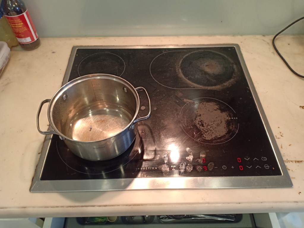 Sửa bếp từ Munchen lỗi E0 tại nhà