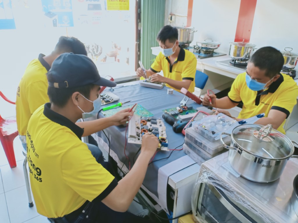 Dịch vụ sửa bếp từ Electrolux lỗi E4 tại Sài Gòn