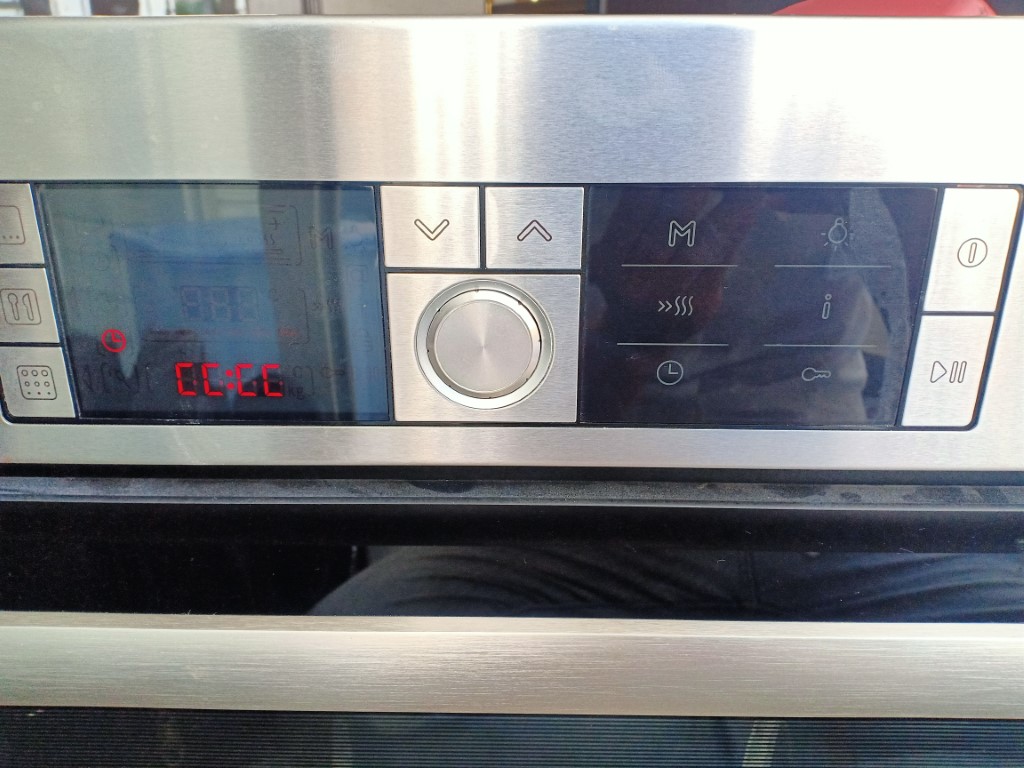 Dịch vụ sửa bếp từ Bosch lỗi E4 tại TPHCM