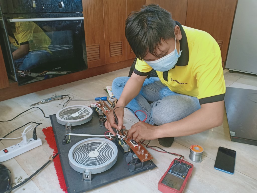 Dịch vụ sửa bếp từ Indufix lỗi E9 tại Sài Gòn