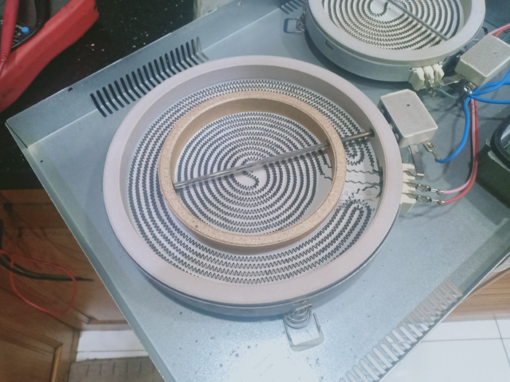  Cách sửa bếp từ Whirlpool bị lỗi chập điện tại nhà