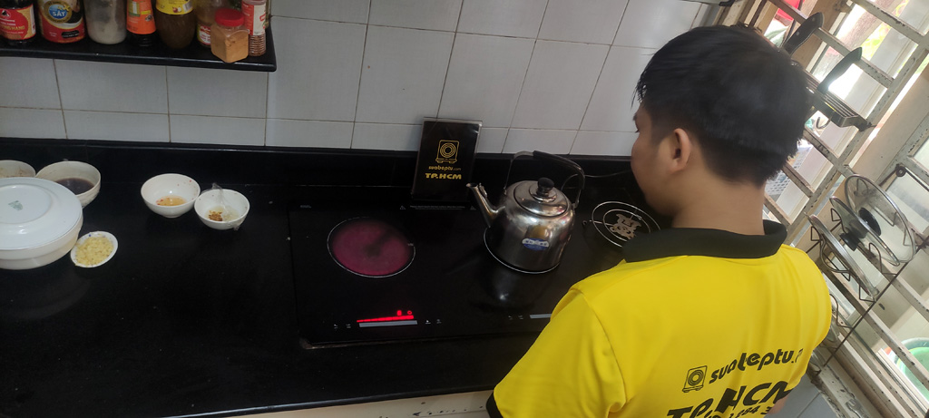  Thay mặt kính bếp từ AEG tại Đồng Nai