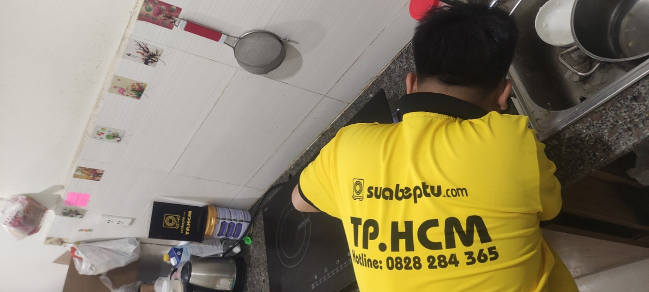 Thay mặt kính bếp từ tại đường Vũ Tùng, Quận Bình Thạnh