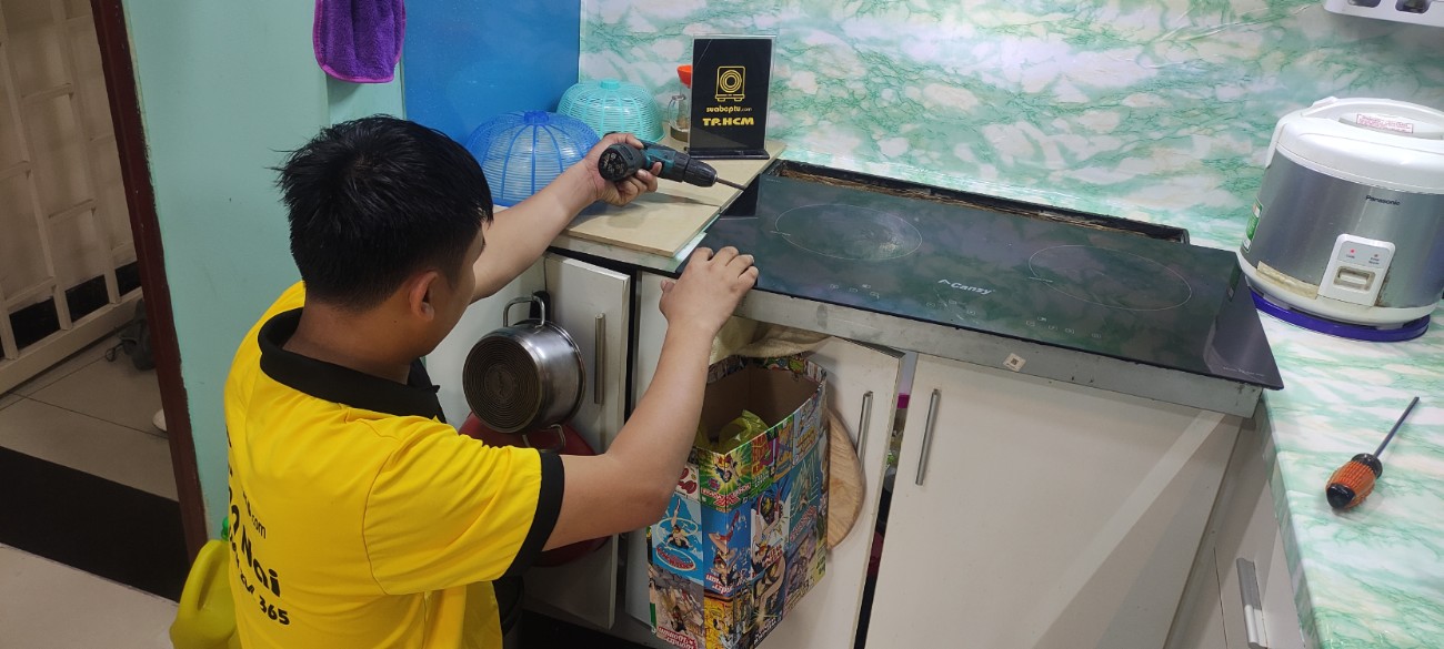 Thay mặt kính bếp từ tại đường Ung Văn Khiêm, Quận Bình Thạnh