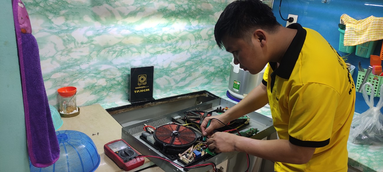 Thay mặt kính bếp từ tại đường Thanh Đa, Quận Bình Thạnh
