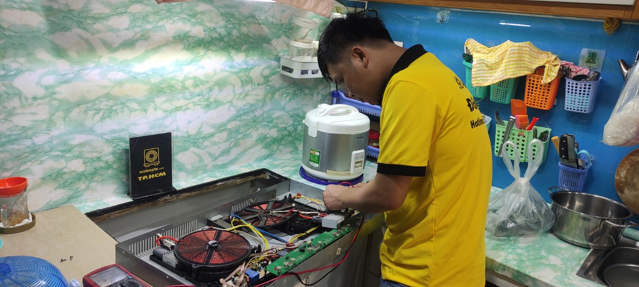 Thay mặt kính bếp từ tại phường 4, Quận 10