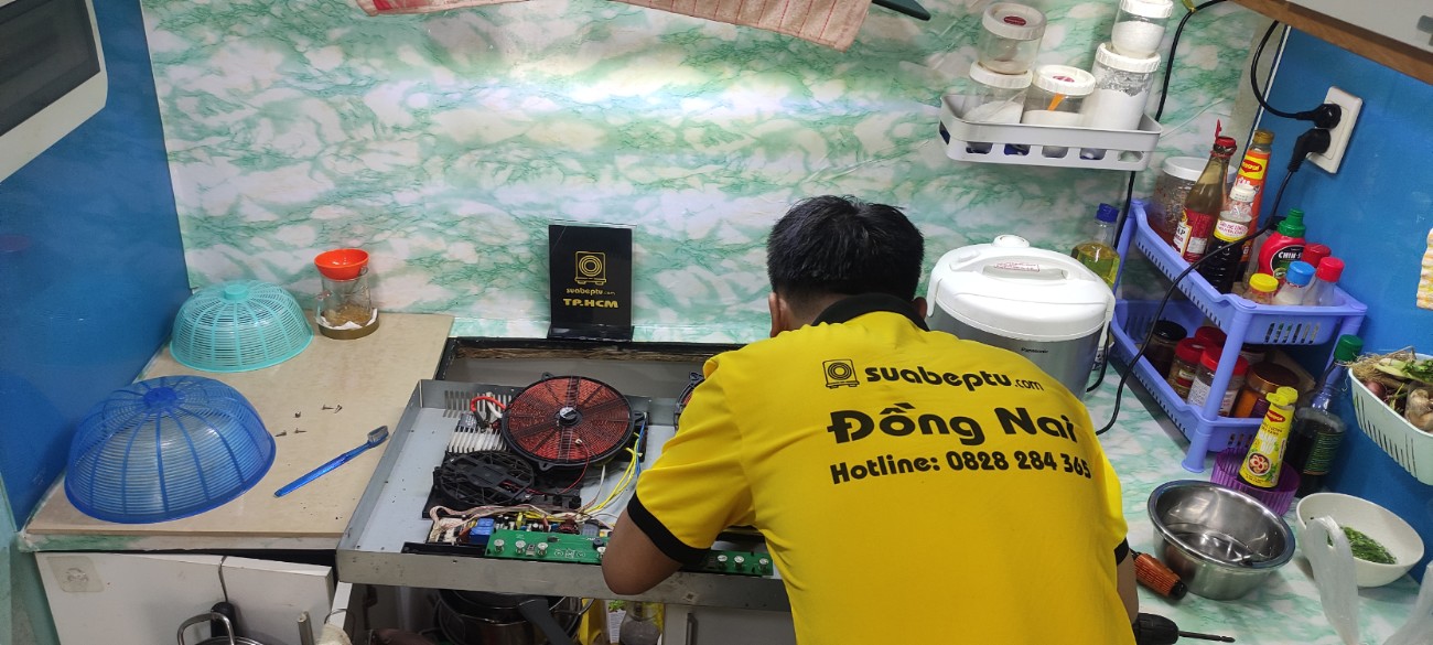 Thay mặt kính bếp từ tại đường Dương Tự Quán, Quận Bình Tân