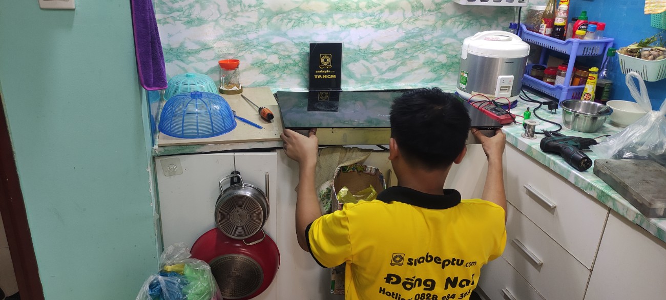Dịch vụ thay mặt kính bếp điện từ tại đường Trần Bình Trọng
