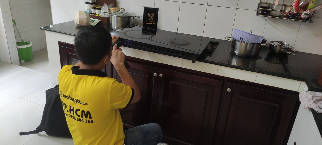 Thay mặt kính bếp từ tại đường Vũ Ngọc Phan, Quận Bình Thạnh