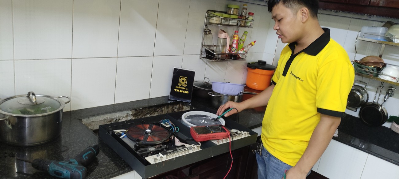 Thay mặt kính bếp từ tại đường Liên khu 4-5, Quận Bình Tân